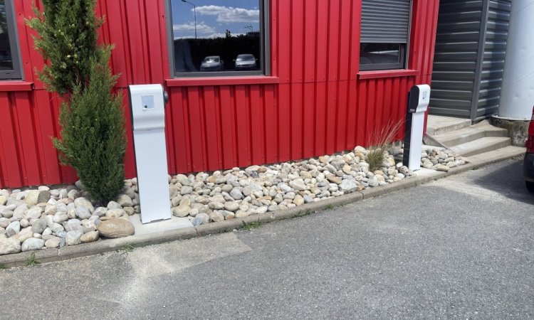 Installation d'e bornes de recharge pour véhicule électrique à Lentilly